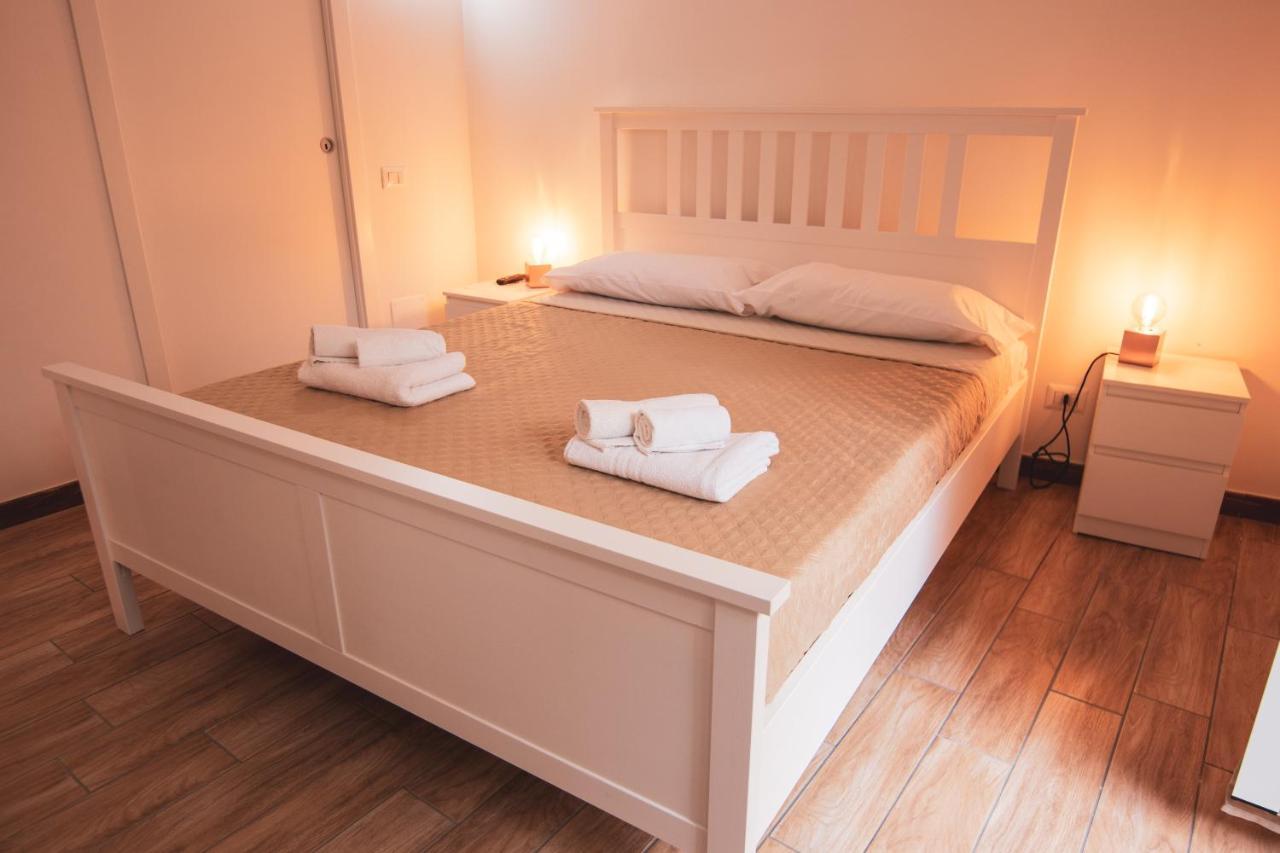 Casa Masaniello - Affittacamere Guesthouse In Historical Center Toledo Station Наполи Екстериор снимка